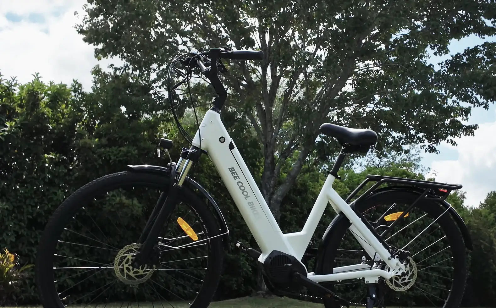 Bee Pacer features a 48V 14Ah high-capacity battery for extended riding range.